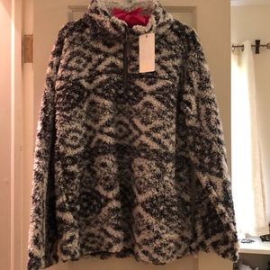 NEVER WORN dylan fluffy pullover